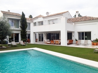 Alquiler de casa con terraza en Guadalmina (Marbella (Municipio)), Benamara