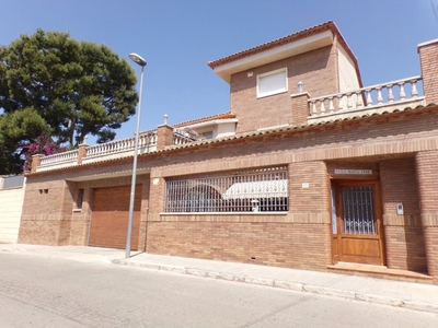 Chalet en venta en Cunit, Tarragona