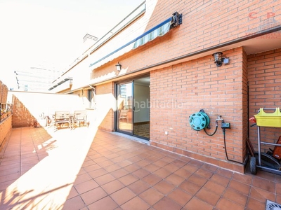 Alquiler ático magnífico y luminoso ático sin amueblar, de 132 m2 y 3 dormitorios, situado en urbanización cerrada. en Madrid