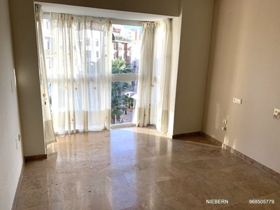 Alquiler piso con 3 habitaciones con ascensor y aire acondicionado en Cartagena