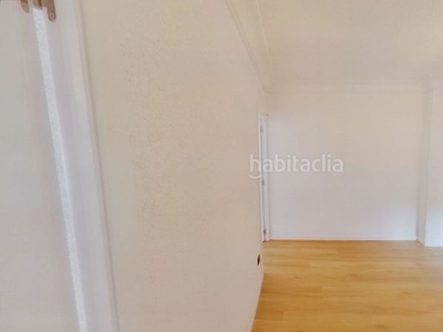 Alquiler piso con 3 habitaciones en Numancia Madrid