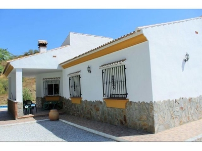 Casa de campo en Venta en Salares, Málaga