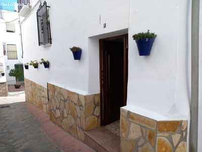 Casa de Pueblo en Venta en Canillas de Albaida, Málaga