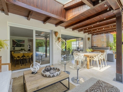 Casa / villa de 370m² con 270m² de jardín en venta en Aravaca