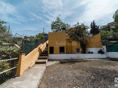 Chalet casa de 85m2 situada en parcela de 236m2, con fantásticas vistas, rodeada de naturaleza. si quieres vivir en una zona tranquila a un precio asequible, esta es tu vivienda. en Sant Cugat del Vallès