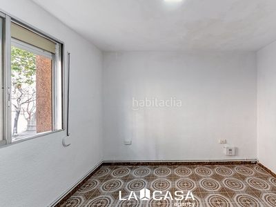 Piso con 3 habitaciones con ascensor en La Verneda - La Pau Barcelona