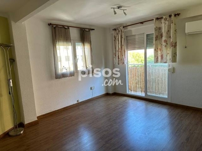 Piso en venta en Calle de Santo Domingo Savio, cerca de Carrer del Mestre Marçal