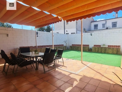 Venta de casa con terraza en Periurbano - Alcolea, Sta Cruz, Villarubia, Trassierra (Córdoba), Poligono Guadalquivir Zona Baja