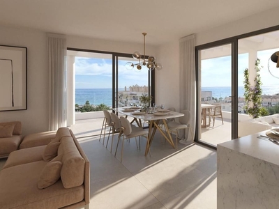 Apartamento en venta en Rincón de la Victoria, Málaga