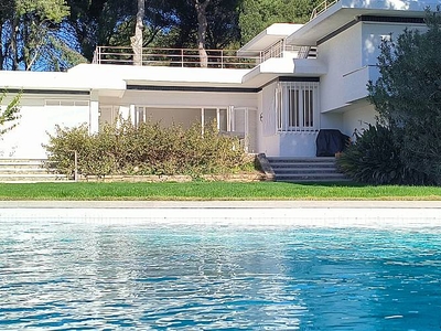 Blue Calm, Villa con piscina delante del mar