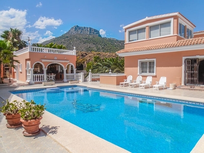 Chalet en venta en Calpe / Calp, Alicante