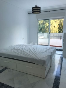Alquiler ático en urbanización señorío de gonzaga fantástico ático de 2 dormitorios en nueva andalucía en Marbella