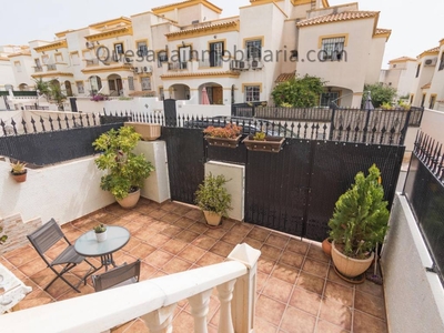 Alquiler Casa adosada en de Escandinavia Santa Pola. Con terraza 90 m²