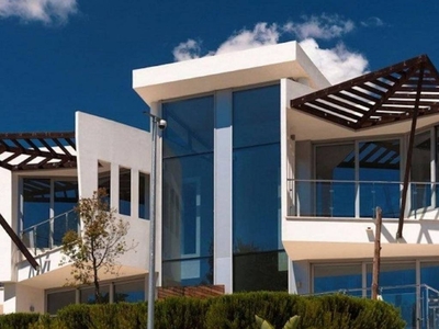Alquiler Casa adosada en Meisho Hills Marbella. Buen estado plaza de aparcamiento 204 m²