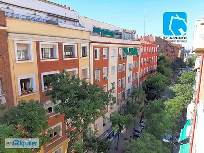 ALQUILER de piso en Pacífico, Madrid