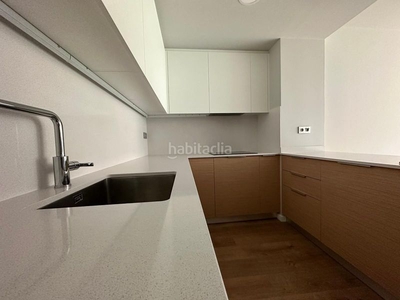 Alquiler piso con 3 habitaciones con ascensor, parking, calefacción y aire acondicionado en Barberà del Vallès