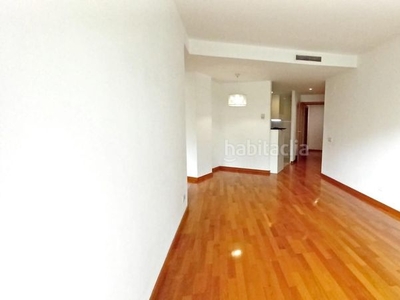 Alquiler piso de 80 m², 2 habitaciones, balcón y parking incluido en poblenou. en Barcelona