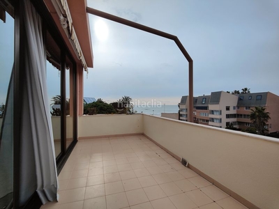 Alquiler piso en carrer de cadaqués 3 piso con 2 habitaciones con ascensor, piscina, calefacción, aire acondicionado y vistas al mar en Gavà