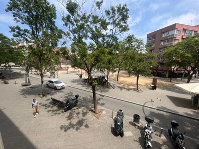 Alquiler piso en carrer de felip ii 271 piso con 3 habitaciones en Barcelona