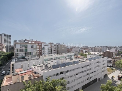 Alquiler piso luminoso de 3 habitaciones en les corts en Barcelona