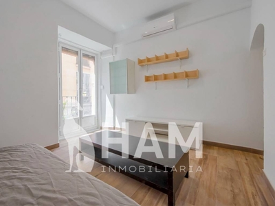 Alquiler Piso Madrid. Piso de una habitación en San Vicente Ferrer. Primera planta