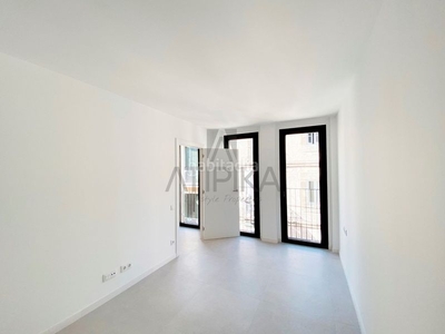 Alquiler piso magnifico piso de dos suites en una finca de obra nueva a una calle de las ramblas en Barcelona