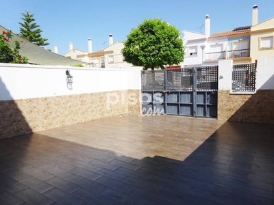 Casa adosada en venta en Calle Rosalia de Castro