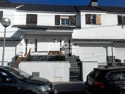 Casa adosada en venta en Carrer del Rossinyol