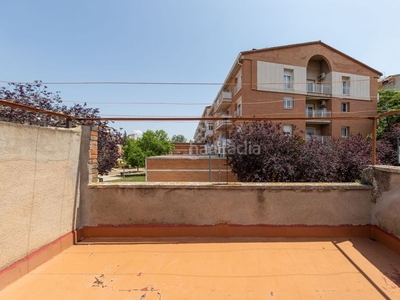 Casa con 3 habitaciones con parking, calefacción y aire acondicionado en Terrassa