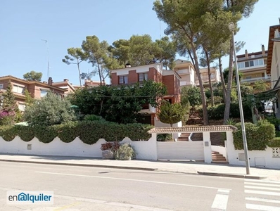 Cómoda casa cercana al centro de Castelldefels