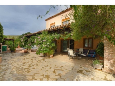 Preciosa casa de campo con piscina muy cerca del pueblo