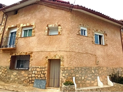 Preciosa casa de pueblo en Ruguilla