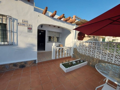 Venta Casa adosada en Calle Los Castores Orihuela. Muy buen estado con terraza calefacción individual 57 m²