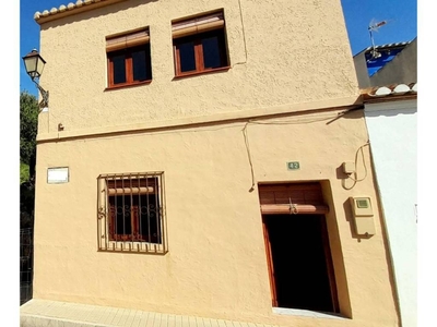 Venta Casa adosada en Calle santisima trinitat Dénia. Buen estado 100 m²