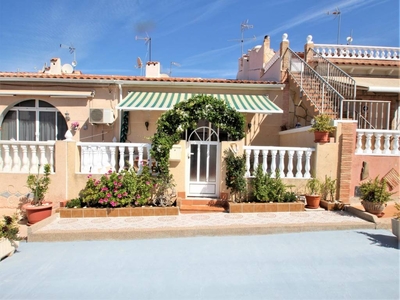 Venta Casa unifamiliar Torrevieja. Con terraza 126 m²