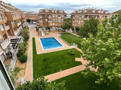 Venta de duplex con piscina en Tarancón