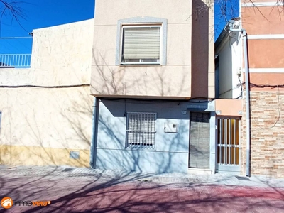 Venta Dúplex en Avenida de la Ribera Elda. A reformar con terraza 70 m²