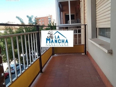 Venta Piso Albacete. Piso de cuatro habitaciones Segunda planta con terraza