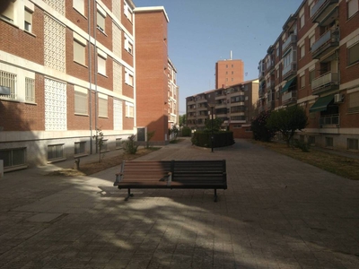 Venta Piso Albacete. Piso de tres habitaciones en Calle Carmen Ibáñez 12. Buen estado cuarta planta plaza de aparcamiento con balcón