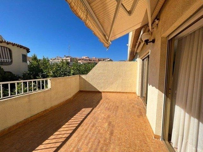 Venta Piso Calp. Piso de tres habitaciones Cuarta planta con terraza