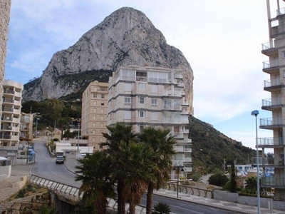 Venta Piso Calp. Piso de tres habitaciones en Gibraltar. 11 con terraza