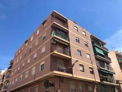Venta Piso Elche - Elx. Piso de tres habitaciones en Calle Joaquin Garcia Mora 39. A reformar sexta planta con balcón