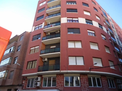Venta Piso Villena. Piso de cuatro habitaciones Segunda planta con balcón