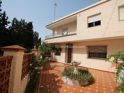 Villa en venta en Benejúzar