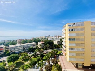 Apartamento de 1 dormitorio con vistas panorámicas al mar en Torremolinos con plaza de parking.