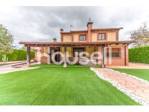 Chalet en venta de 364 m² Calle Adaja, (Urb. Puente Adaja) 47239 Villanueva de Duero (Valladolid)