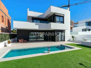 Elegantes Chalets Independientes con Piscina en Rojales Alicante