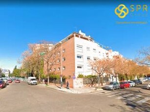 Piso de cuatro habitaciones buen estado, tercera planta, El Porvenir, Sevilla