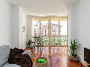 Piso de tres habitaciones buen estado, cuarta planta, El Barri Gòtic, Barcelona