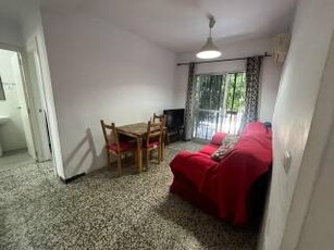 Piso de tres habitaciones Calle Tibidabo, El Plantinar-El Juncal-Avenida de la Paz, Sevilla